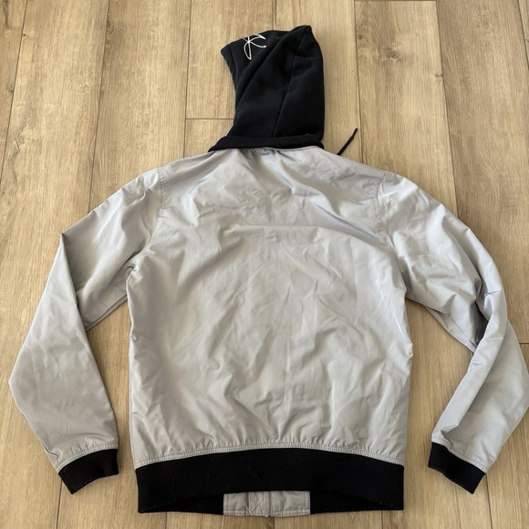 Hollister Men's Medium Hooded Bomber Jacket Gray Black Spell Out Full Zip Wind - Picture 6 of 6